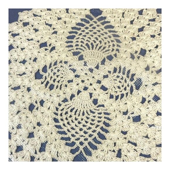 Vintage OVAL White Fine Crochet Doily Handmade 9” X 11” Centerpiece Delicate - Picture 2 of 4